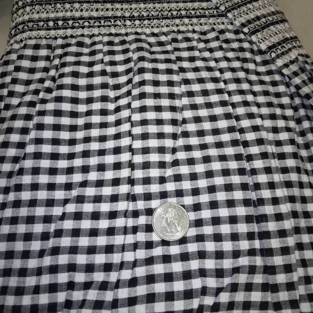 Pop  Smocked Seersucker  Black & White Gingham with 6 inches of Smocking. 8 yard